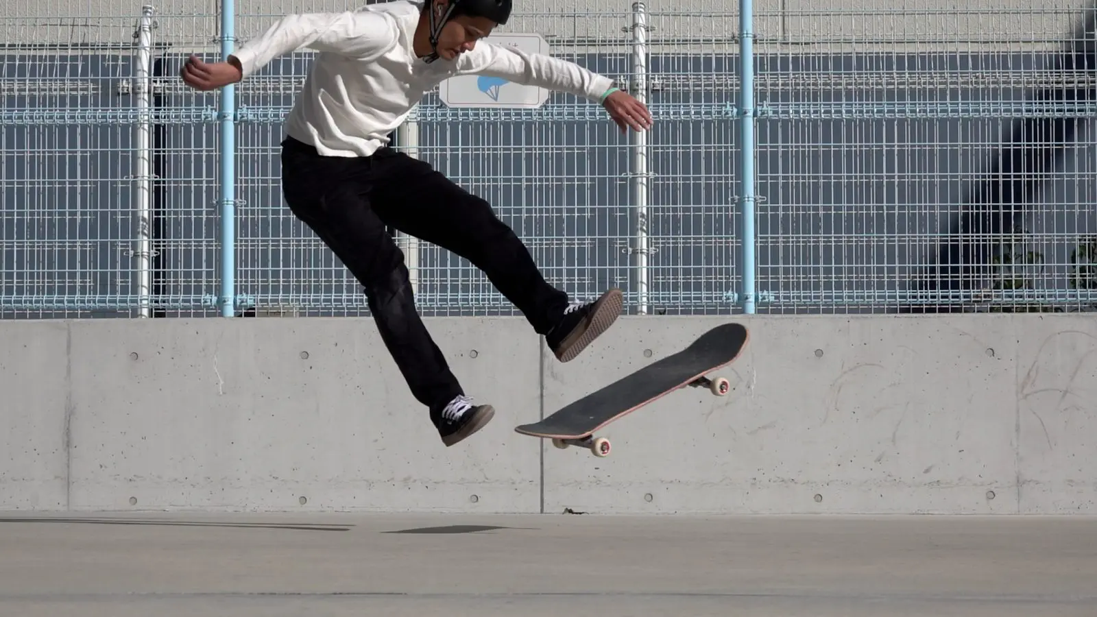 My fat ass aint light enough yet, but this little ledge shouldn't have done  this. Think getting it wet a few weeks ago killed it. So I had to go grab  some 90s nostalgic decks. I rocked both these ..., image size:1600x900
